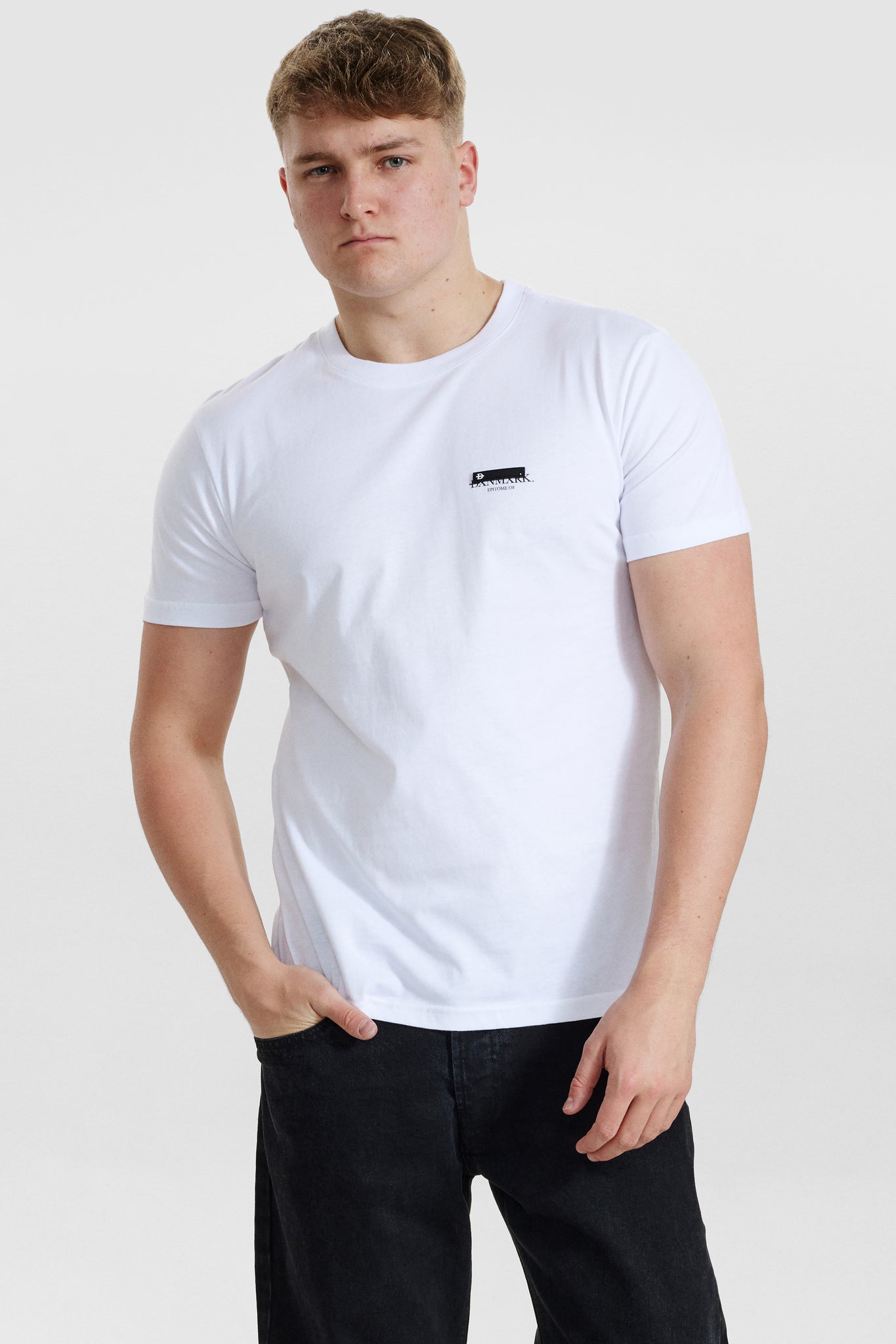 DXNMXRK. DX-Albert T-shirt White