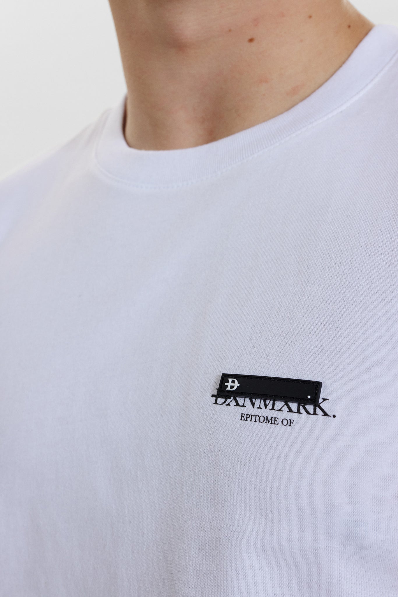 DXNMXRK. DX-Albert T-shirt White