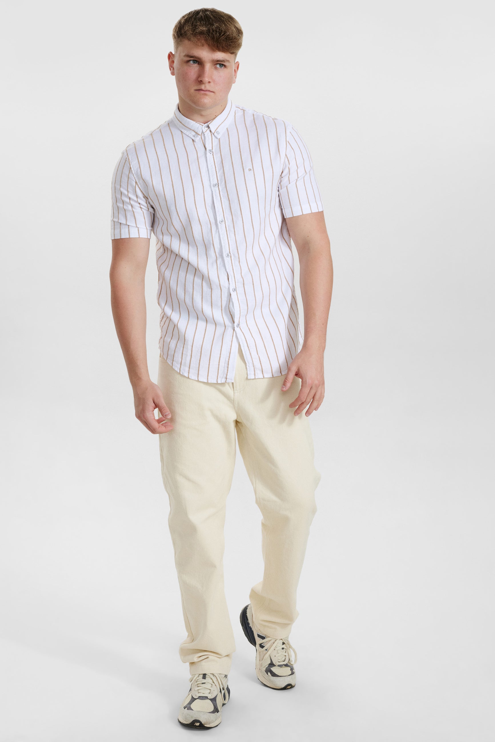 DXNMXRK. DX-Caleb Outlet Tree House