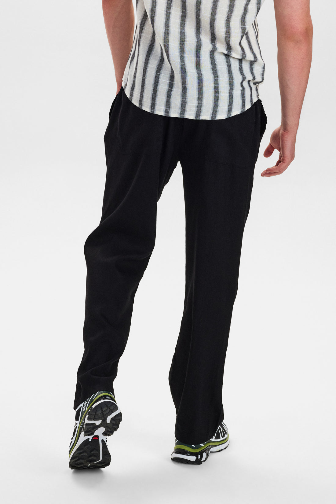 DXNMXRK. DX-Emmert Outlet Black