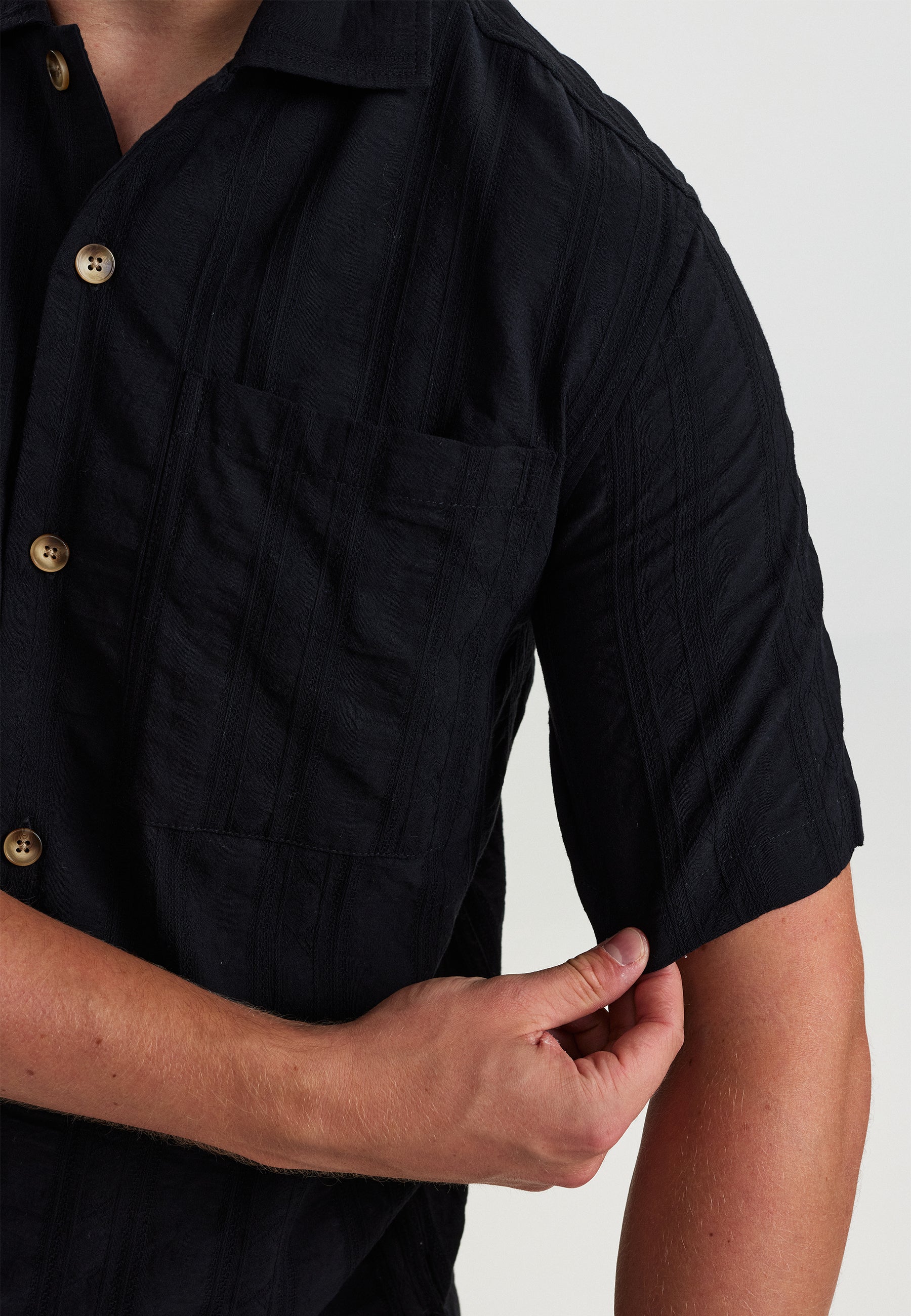 DXNMXRK. DXfelix Outlet Black