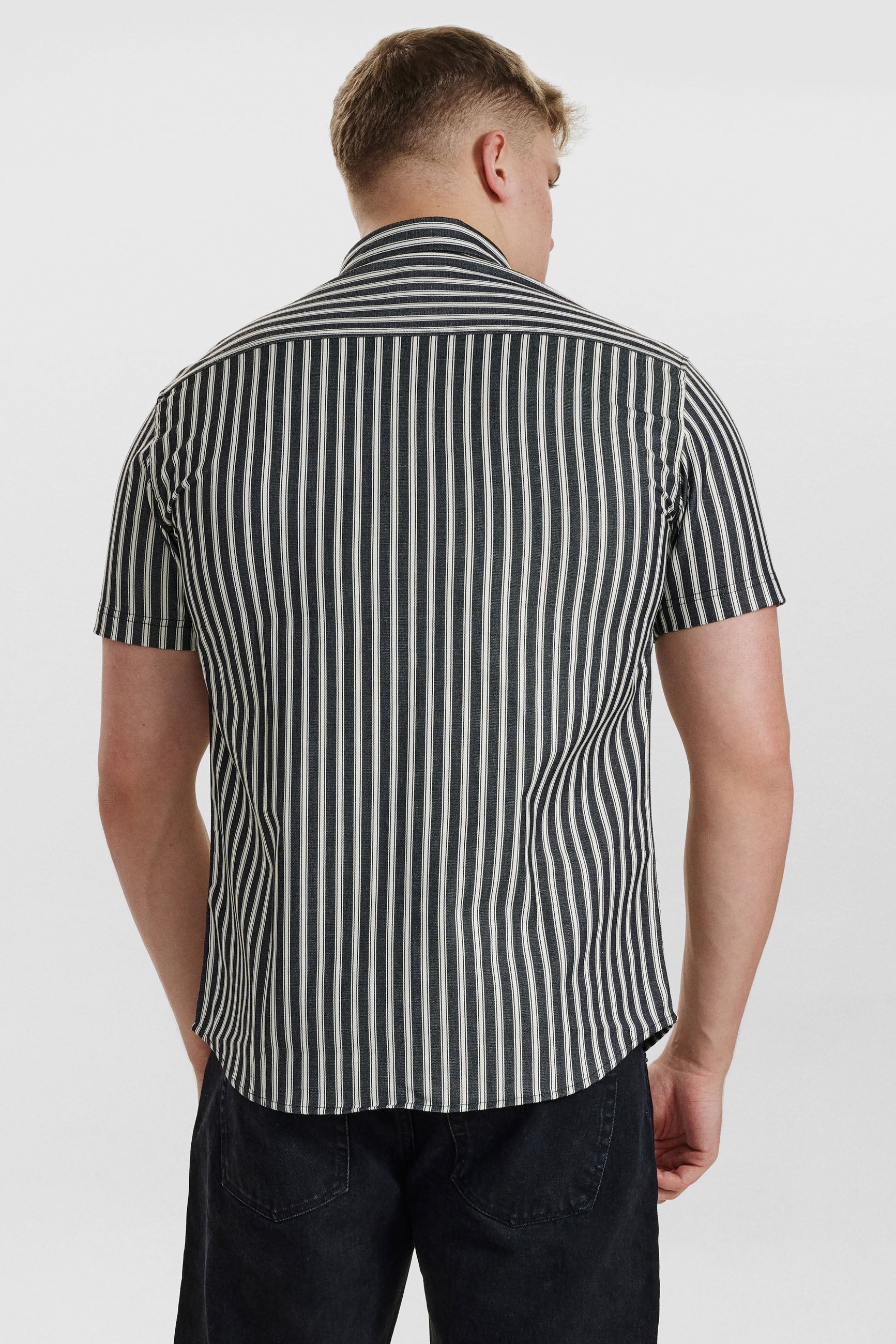 DXNMXRK. DX-Carsten Shirt White/Black